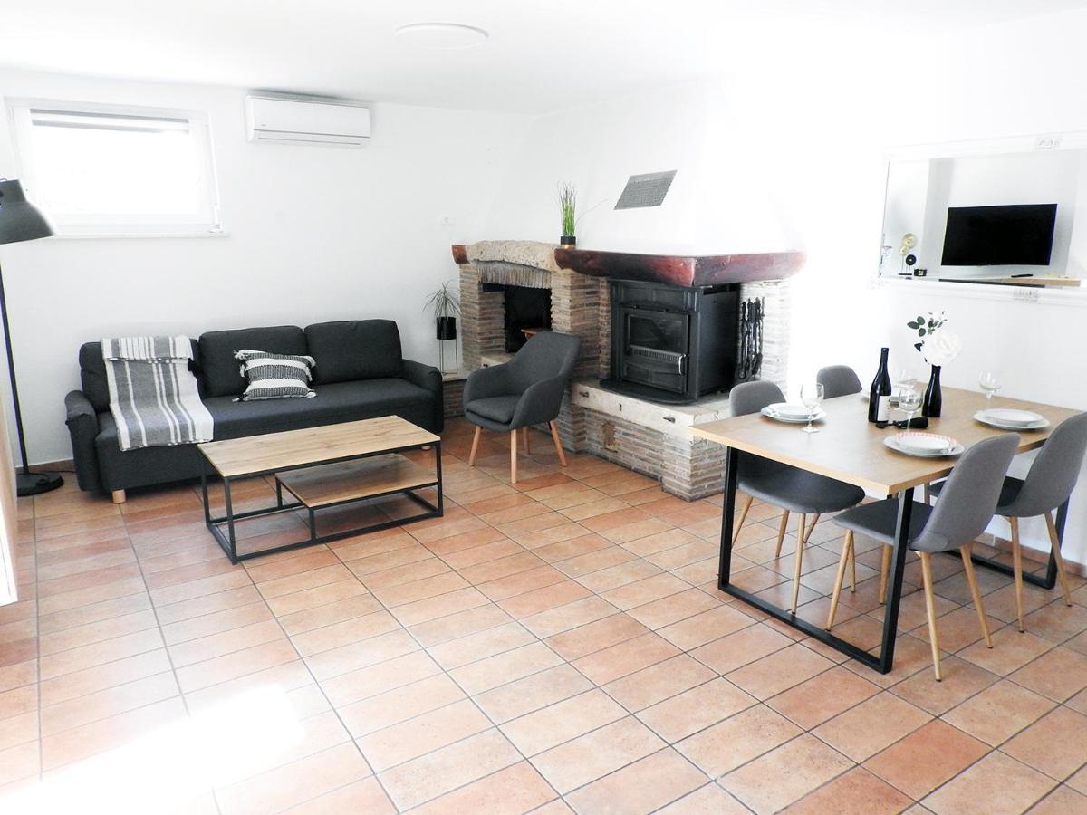 Apartment Lu, Stinjan - Pula Extérieur photo